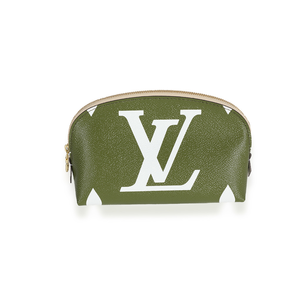 LOUIS VUITTON Kaki Monogram Giant Canvas Cosmetic Pouch - Picture 7 of 7